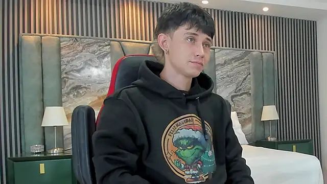 Michael blue online show from 10-12-25, 12:06