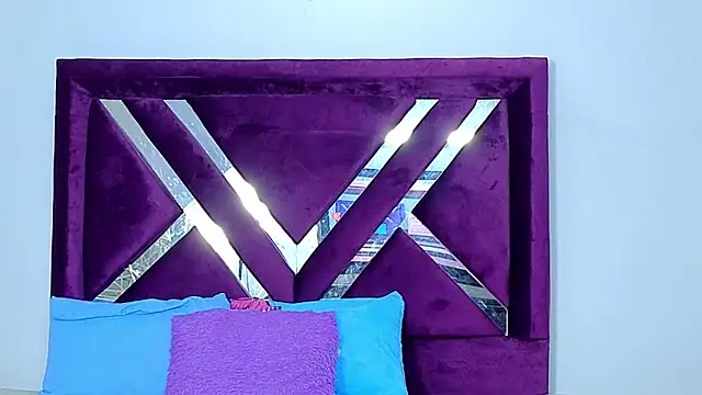 cuteeimy online show from 11-26-25, 06:30