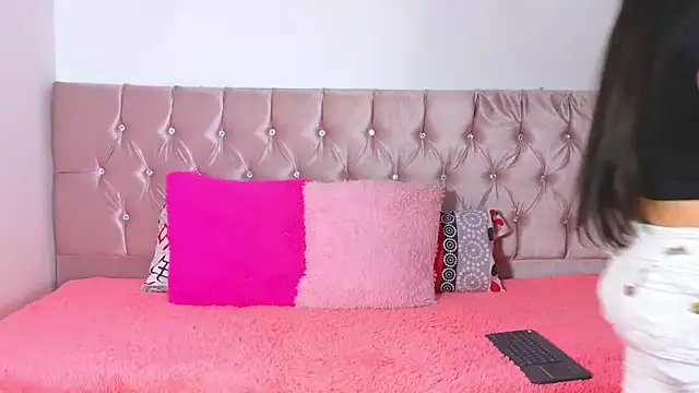 cuteeimy online show from 09-13-25, 07:36