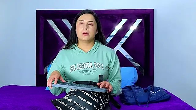 cuteeimy online show from 10-28-25, 07:13