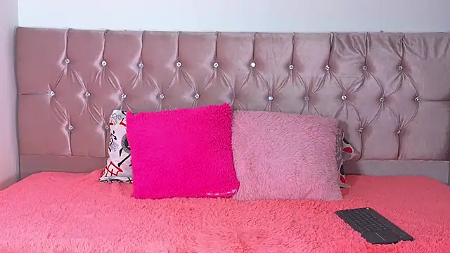 cuteeimy online show from 09-15-25, 07:47