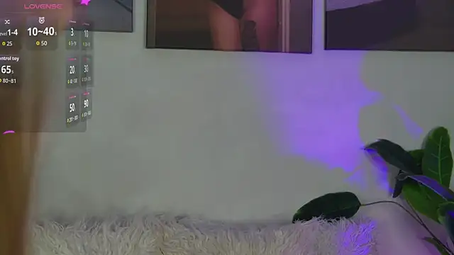 AlysonHuxley  online show from 04-15-26, 06:56