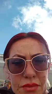 carolinhe  online show from 11-26-25, 08:42