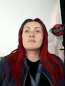 carolinhe  online show from 09-29-25, 07:30