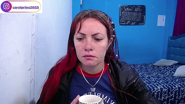 carolinhe  online show from 04-03-26, 10:43