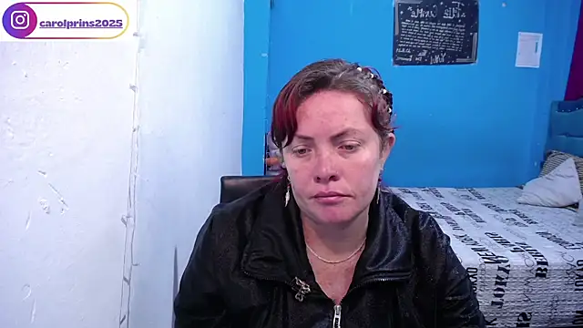 carolinhe  online show from 03-28-26, 03:35