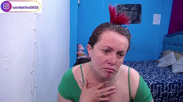 carolinhe  online show from 03-22-26, 02:40