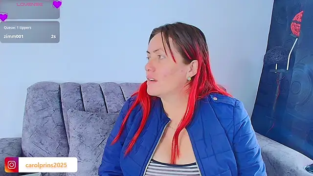 carolinhe  online show from 10-17-25, 08:21