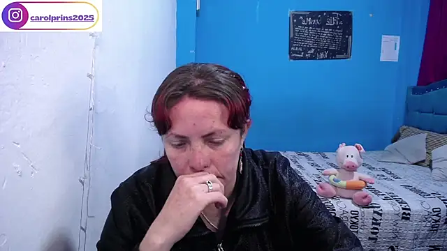 carolinhe  online show from 03-26-26, 09:56