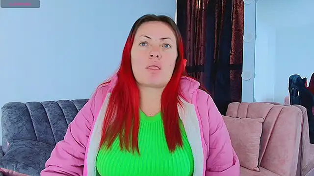 carolinhe  online show from 10-03-25, 08:10