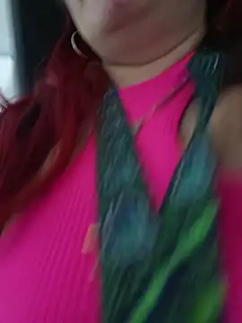 carolinhe  online show from 10-09-25, 09:37