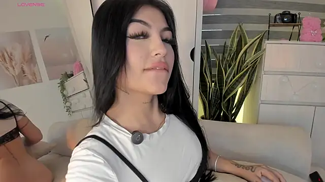 EmmyKenner online show from 02-07-26, 11:51