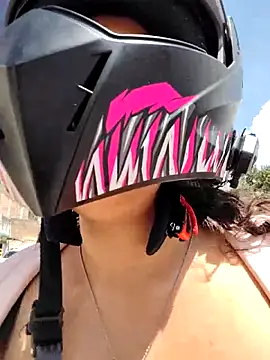 Snapshot of You-sexy-starr chatting on 02-12-26, 06:07 You-sexy-starr online show from 02-12-26, 06:07