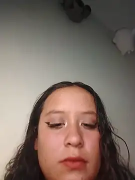 Snapshot of You-sexy-starr chatting on 02-06-26, 02:51 You-sexy-starr online show from 02-06-26, 02:51