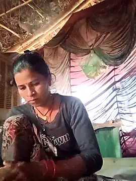 Snapshot of Suhani_sharma1 chatting on 10-15-25, 01:59 Suhani sharma1 online show from 10-15-25, 01:59