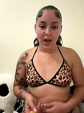 Snapshot of babykalirose chatting on 10-18-25, 03:19 babykalirose online show from 10-18-25, 03:19