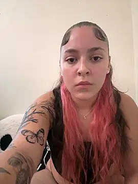 Snapshot of babykalirose chatting on 10-16-25, 10:07 babykalirose online show from 10-16-25, 10:07