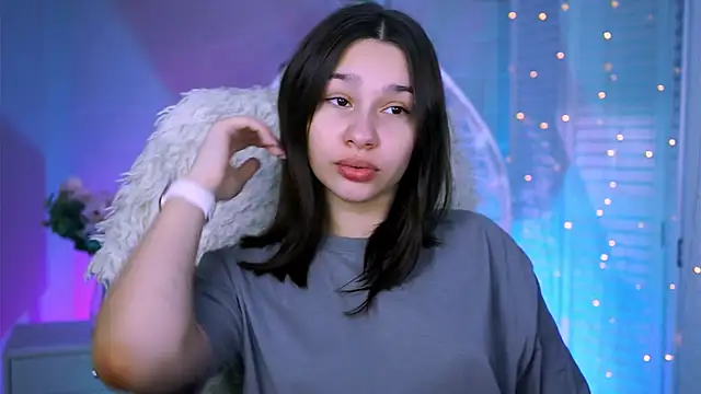 KimClarks  online show from 11-19-25, 12:27