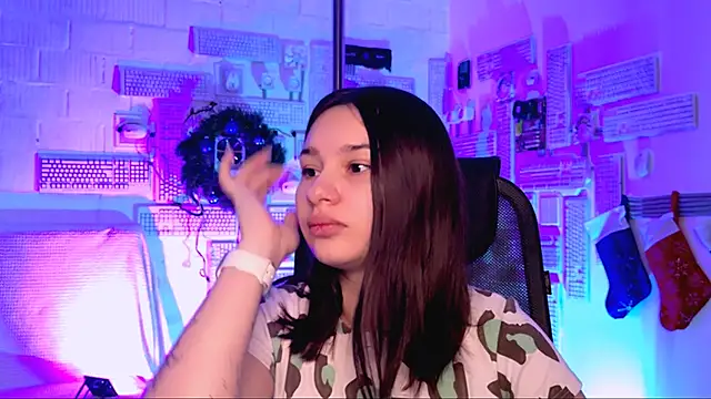 KimClarks  online show from 12-21-25, 06:37