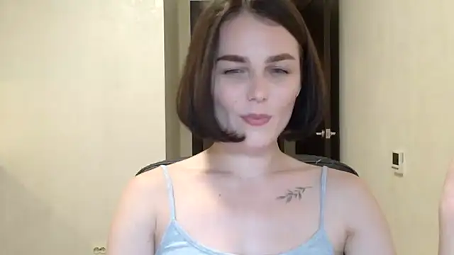 Snapshot of Silviaa_a chatting on 06-21-26, 08:36 Silviaa a online show from 06-21-26, 08:36