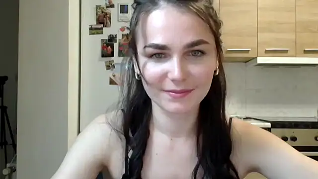 Silviaa a online show from 10-13-25, 07:37