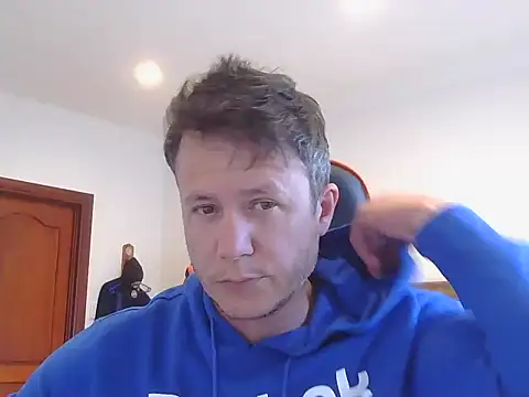 Snapshot of TroyDieselXXX chatting on 09-19-25, 05:00 TroyDieselXXX online show from 09-19-25, 05:00