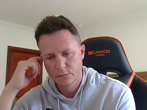 TroyDieselXXX online show from 12-21-25, 09:33