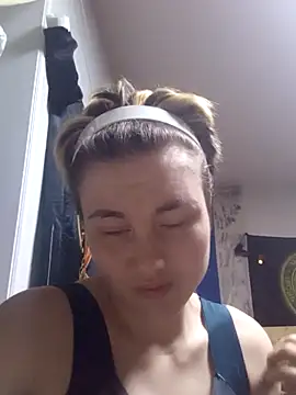 Snapshot of MoonIrene chatting on 10-29-25, 12:59 MoonIrene online show from 10-29-25, 12:59