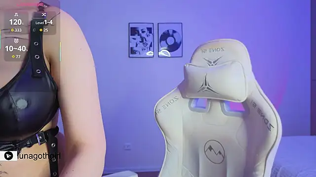 IamLuna2006 online show from 04-13-26, 04:49