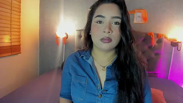 Snapshot of GiannaSlimJB chatting on 10-07-25, 03:18 GiannaSlimJB online show from 10-07-25, 03:18