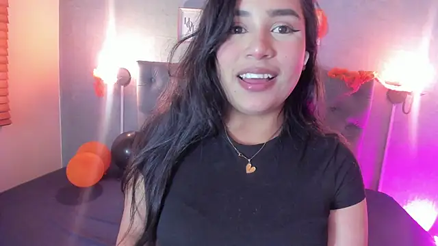 Snapshot of GiannaSlimJB chatting on 10-05-25, 03:19 GiannaSlimJB online show from 10-05-25, 03:19