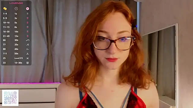 Snapshot of VeronaHascall chatting on 10-03-25, 04:14 VeronaHascall online show from 10-03-25, 04:14