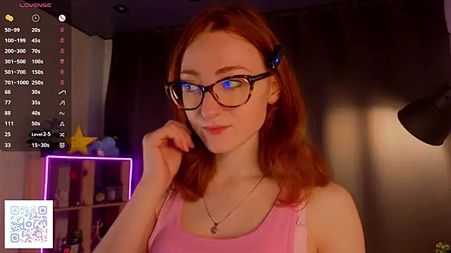 Snapshot of VeronaHascall chatting on 10-24-25, 04:22 VeronaHascall online show from 10-24-25, 04:22