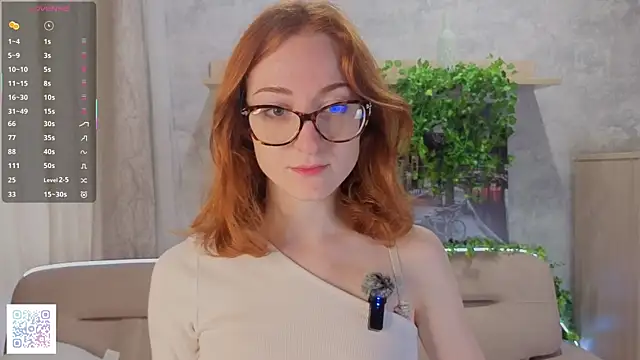 Snapshot of VeronaHascall chatting on 09-22-25, 04:18 VeronaHascall online show from 09-22-25, 04:18