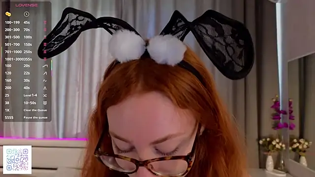 Snapshot of VeronaHascall chatting on 10-02-25, 04:16 VeronaHascall online show from 10-02-25, 04:16