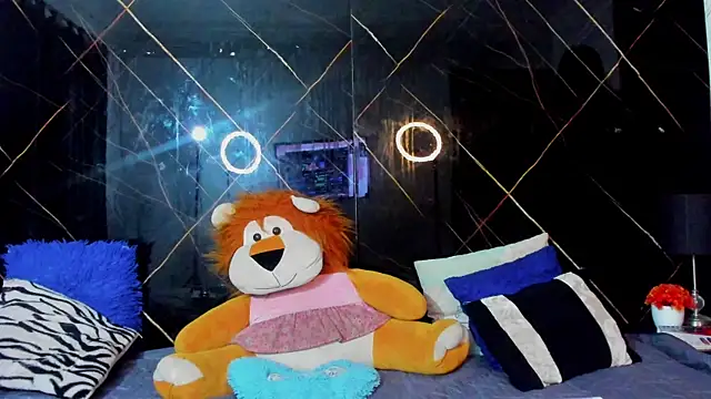 Alaia Gutierrez online show from 11-26-25, 09:26