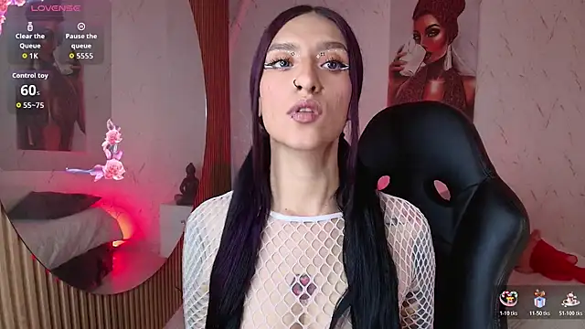 Scaarlettfox online show from 10-27-25, 07:37