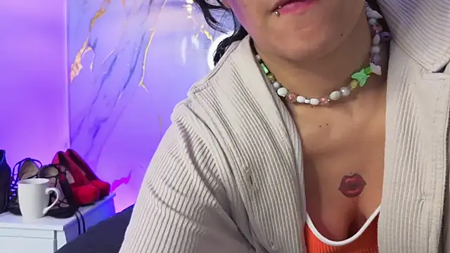 Scaarlettfox online show from 03-25-26, 07:46