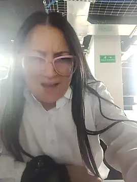 Snapshot of Romina693 chatting on 10-10-25, 06:25 Romina693 online show from 10-10-25, 06:25