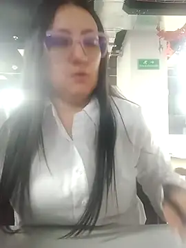 Snapshot of Romina693 chatting on 10-24-25, 06:12 Romina693 online show from 10-24-25, 06:12