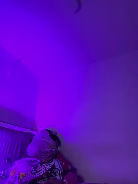 lucialauper  online show from 12-16-25, 12:37