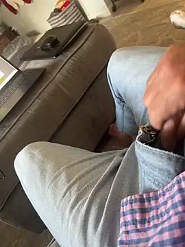 cyclone1212 online show from 12-05-25, 01:53