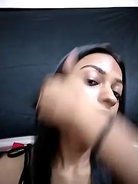 Snapshot of Your-Kitkat chatting on 10-18-25, 09:17 Your-Kitkat online show from 10-18-25, 09:17