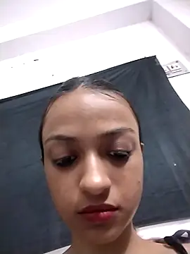 Snapshot of Your-Kitkat chatting on 09-20-25, 09:09 Your-Kitkat online show from 09-20-25, 09:09