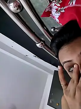 Snapshot of Your-Kitkat chatting on 10-09-25, 10:38 Your-Kitkat online show from 10-09-25, 10:38