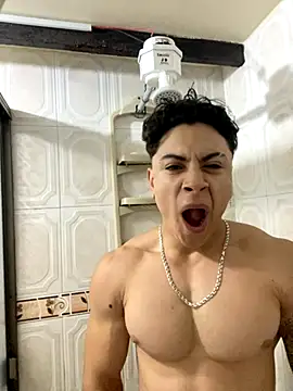 Snapshot of MR_MUSCLE chatting on 10-05-25, 10:17 MR MUSCLE online show from 10-05-25, 10:17