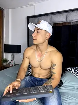 Snapshot of MR_MUSCLE chatting on 10-08-25, 11:34 MR MUSCLE online show from 10-08-25, 11:34