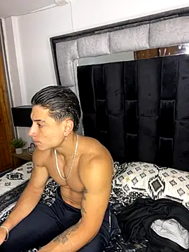 Snapshot of MR_MUSCLE chatting on 10-23-25, 11:42 MR MUSCLE online show from 10-23-25, 11:42