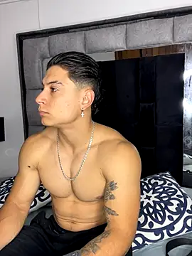 Snapshot of MR_MUSCLE chatting on 10-07-25, 11:33 MR MUSCLE online show from 10-07-25, 11:33