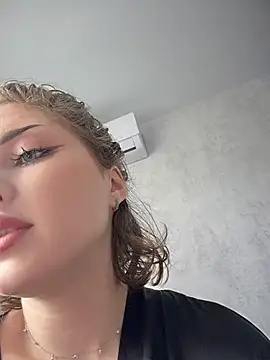 Snapshot of KellyKeler chatting on 05-29-26, 11:49 KellyKeler online show from 05-29-26, 11:49